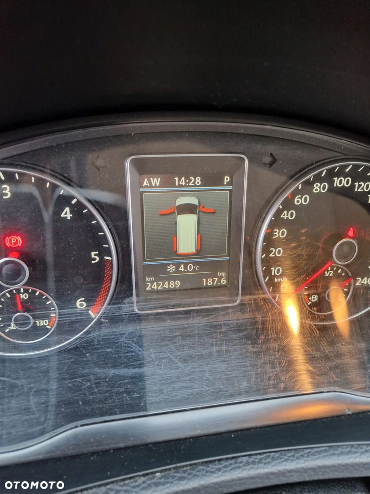 Volkswagen Multivan - 17