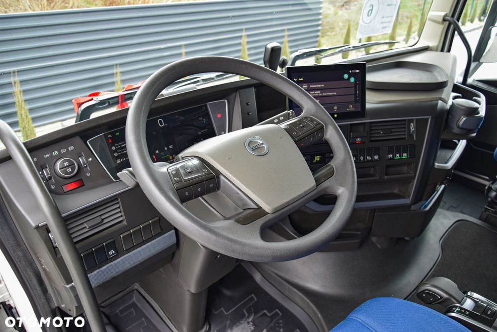 Volvo FH500 / EURO 6 / NOWY MODEL / KLIMATYZACJA POSTOJOWA / ACC / LEDY / 2 ZBIORNIKI / 2022 / NISKI PRZEBIEG / SERWISOWANY / SPROWADZONY - 22