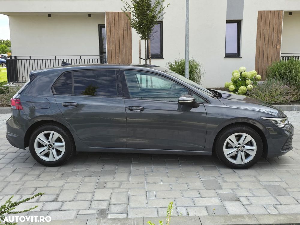 Volkswagen Golf - 8