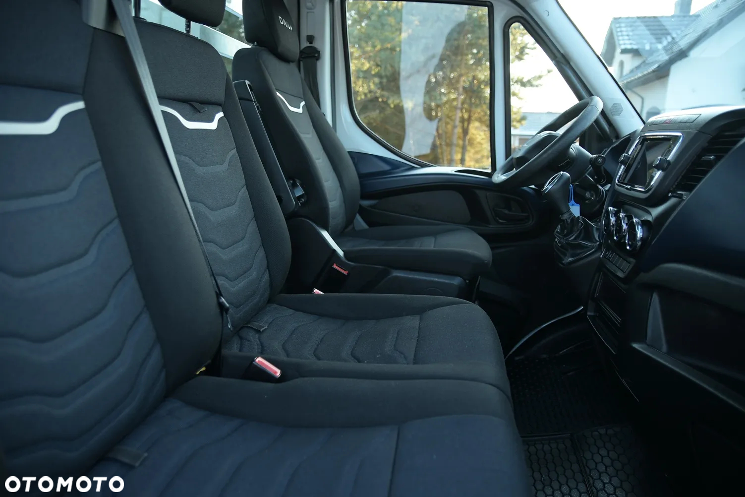 Iveco DAILY 35-180 3.0 Diesel 180KM * SKRZYNIA * HiMATIC * FULL BOGATE! * IDEALNY STAN! - 25
