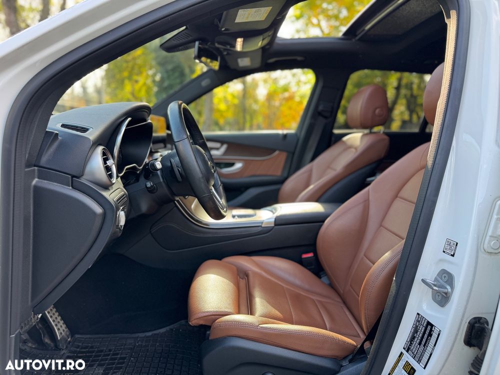 Mercedes-Benz GLC 300 4Matic 9G-TRONIC AMG Line - 17