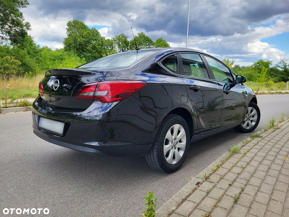 Opel Astra - 4