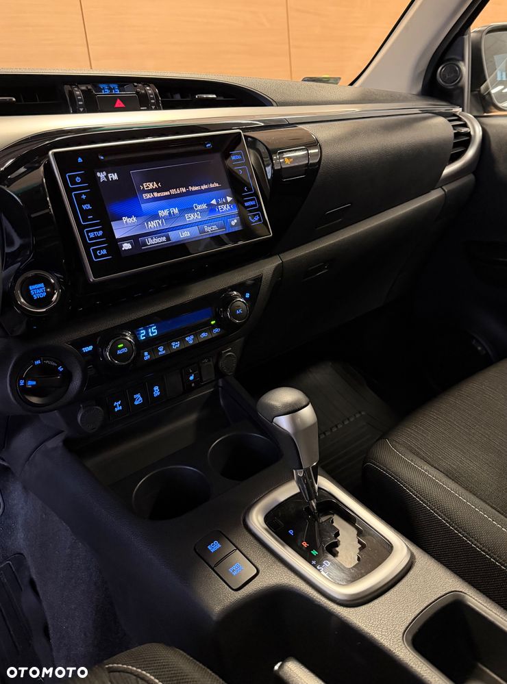 Toyota Hilux 2.4 D-4D Double Cab SR 4x4 - 15