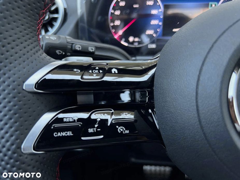 Mercedes-Benz GLA 200 AMG Line - 9