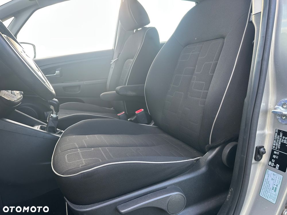 Kia Venga 1.6 CVVT Dream-Team Edition - 17
