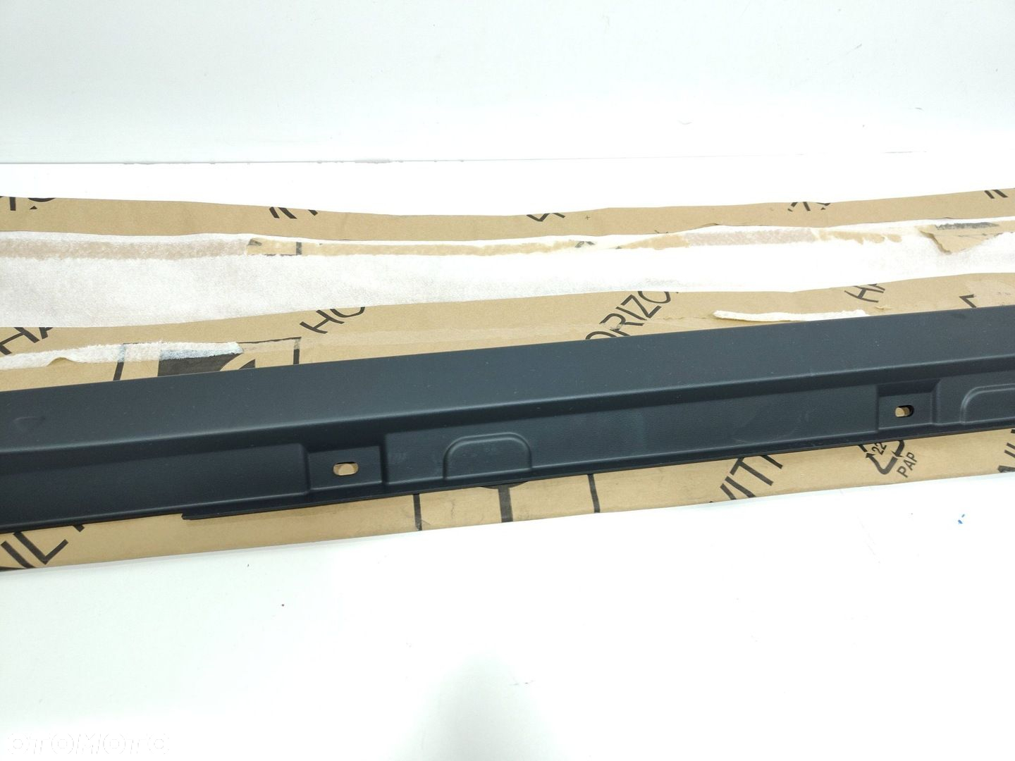 Volkswagen T-Roc 2GA LISTWA PROGOWA PRAWA NOWA OEM - 3
