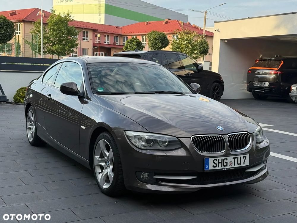 BMW Seria 3 325d Coupe Edition Exclusive - 3