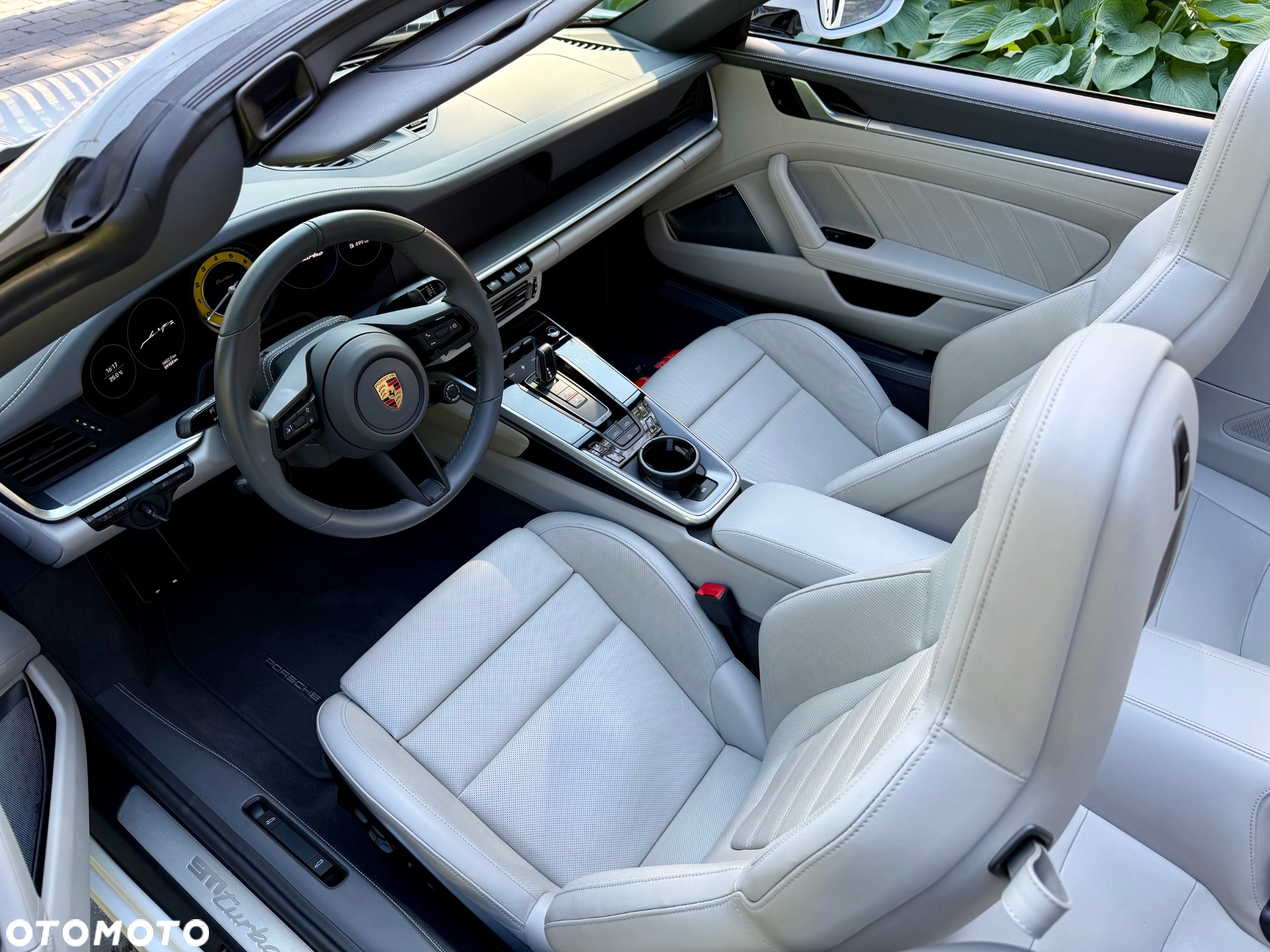 Porsche 911 Carrera Turbo Cabrio - 37