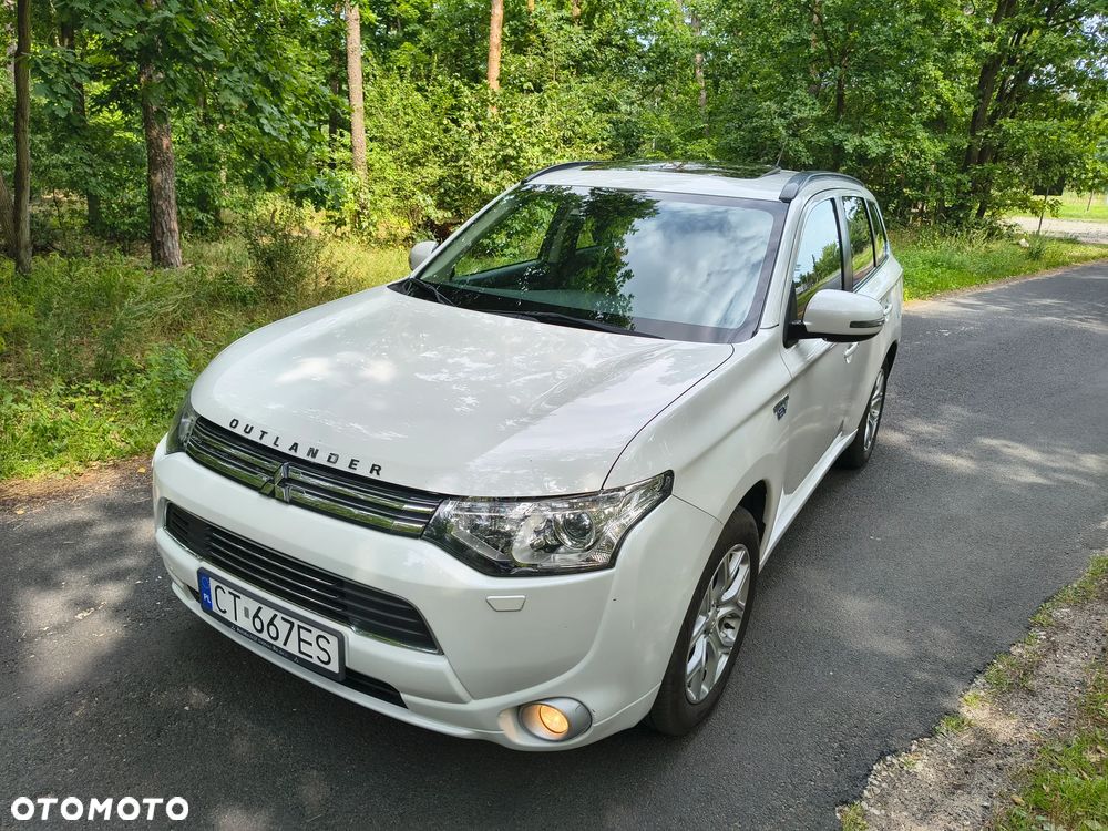Mitsubishi Outlander Instyle NAVI + - 3