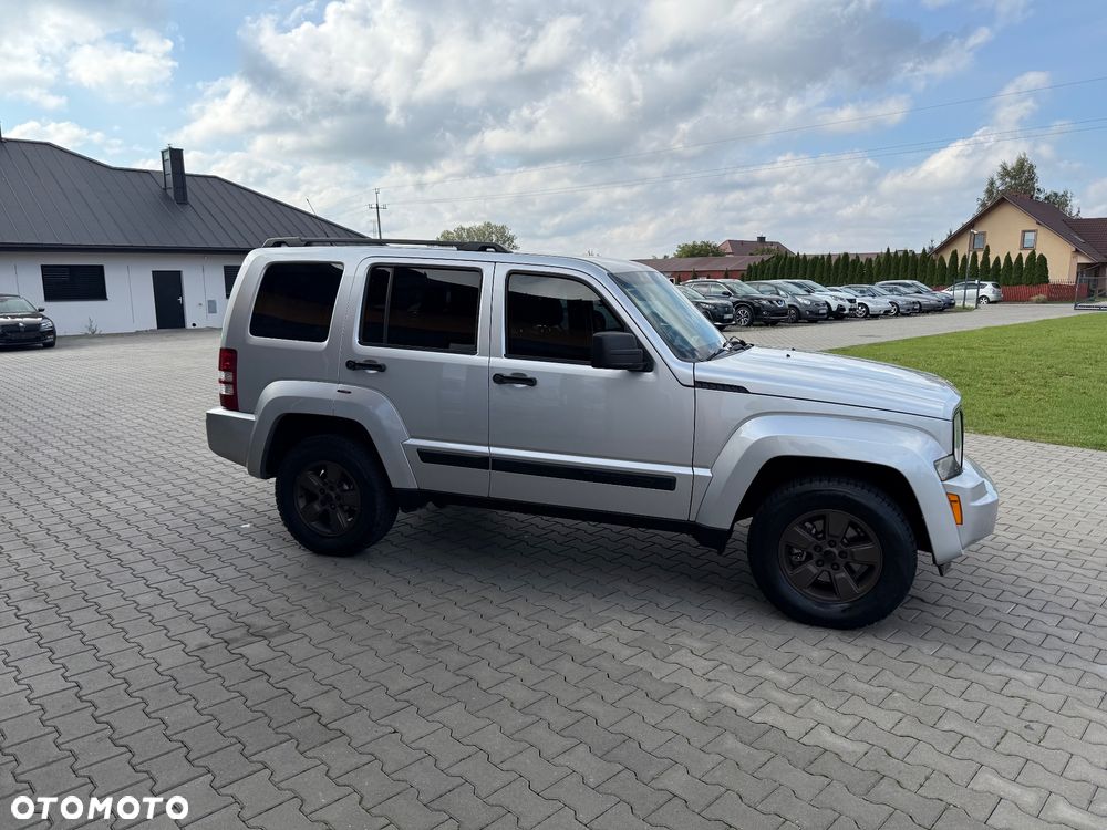 Jeep Liberty - 15