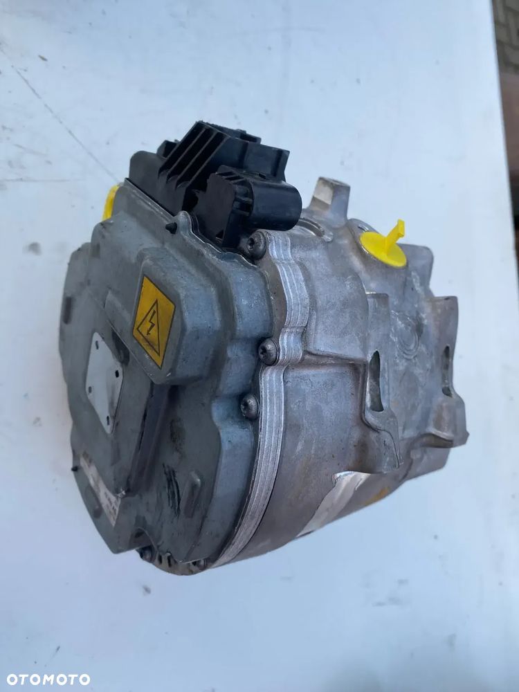 ALTERNATOR ROZRUSZNIK AUDI  4N1903028B - 1