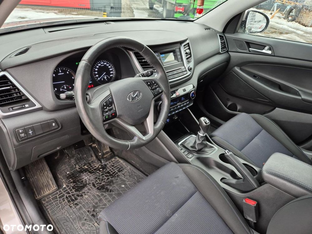 Hyundai Tucson 1.7 CRDI BlueDrive Comfort 2WD - 10