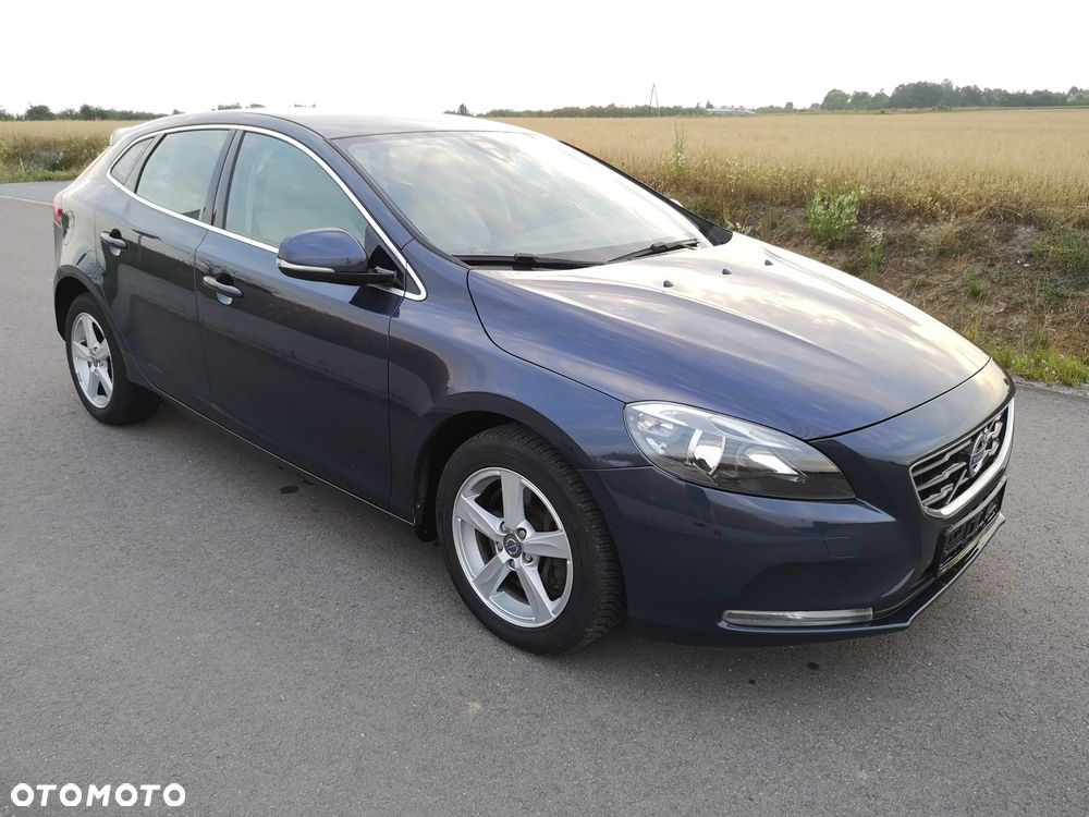 Volvo V40 D3 Momentum - 35