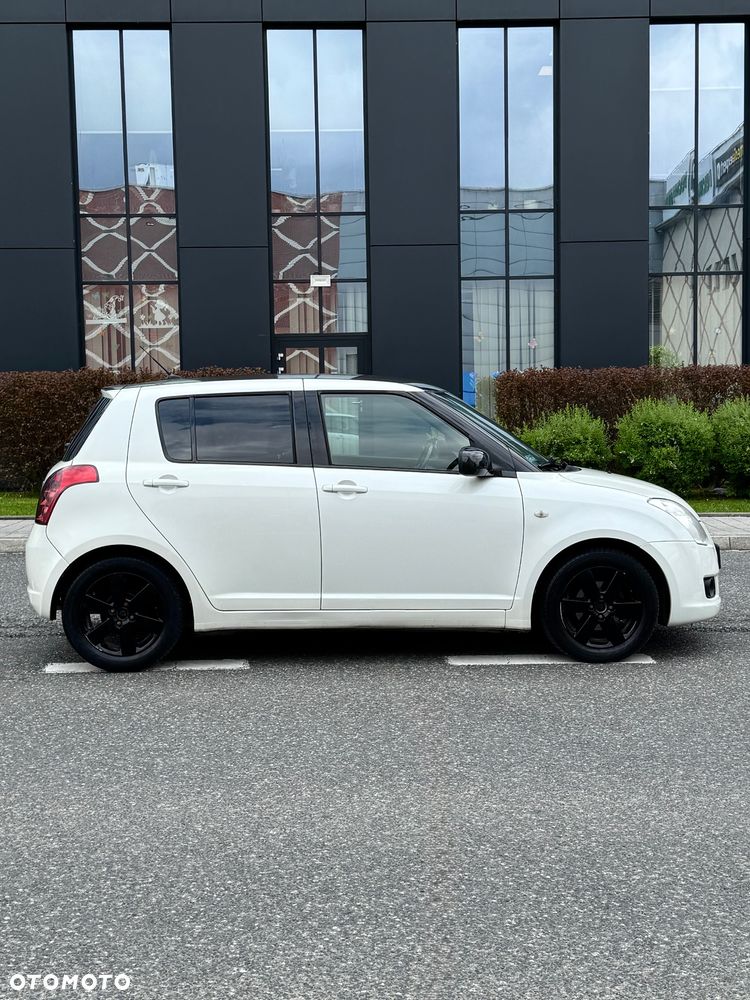 Suzuki Swift 1.3 Limited 25 - 3