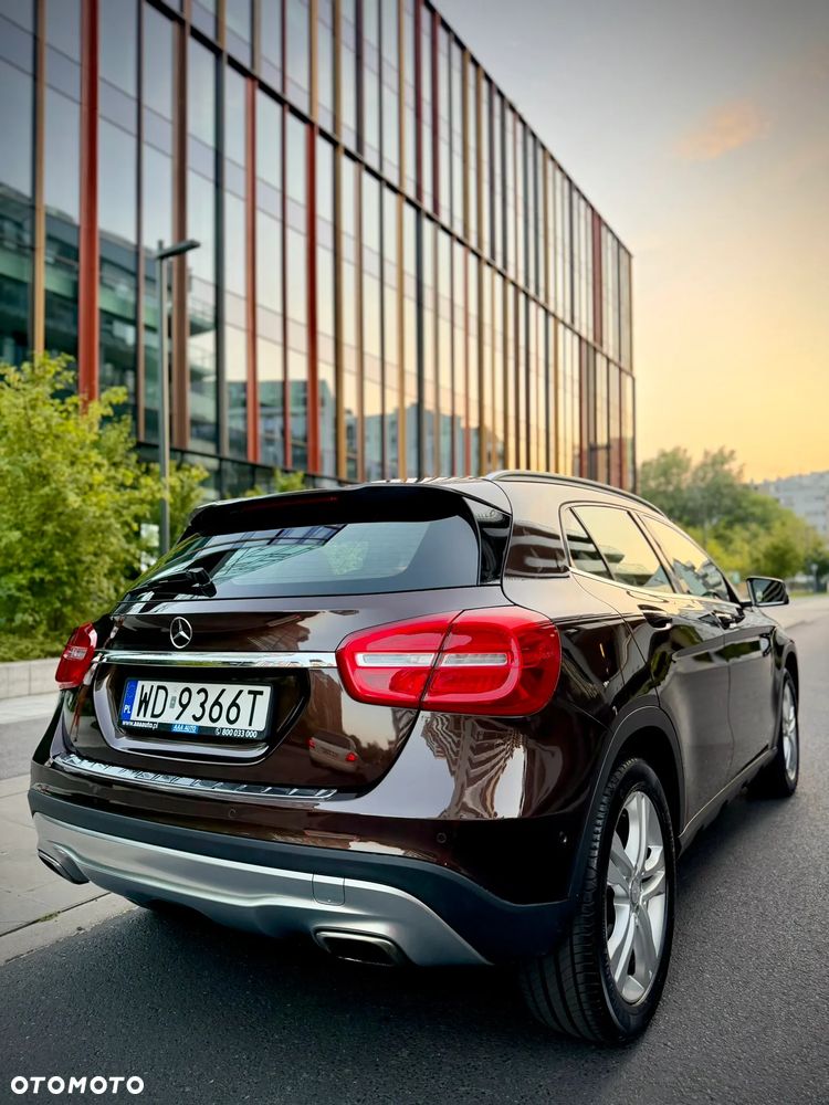 Mercedes-Benz GLA - 8
