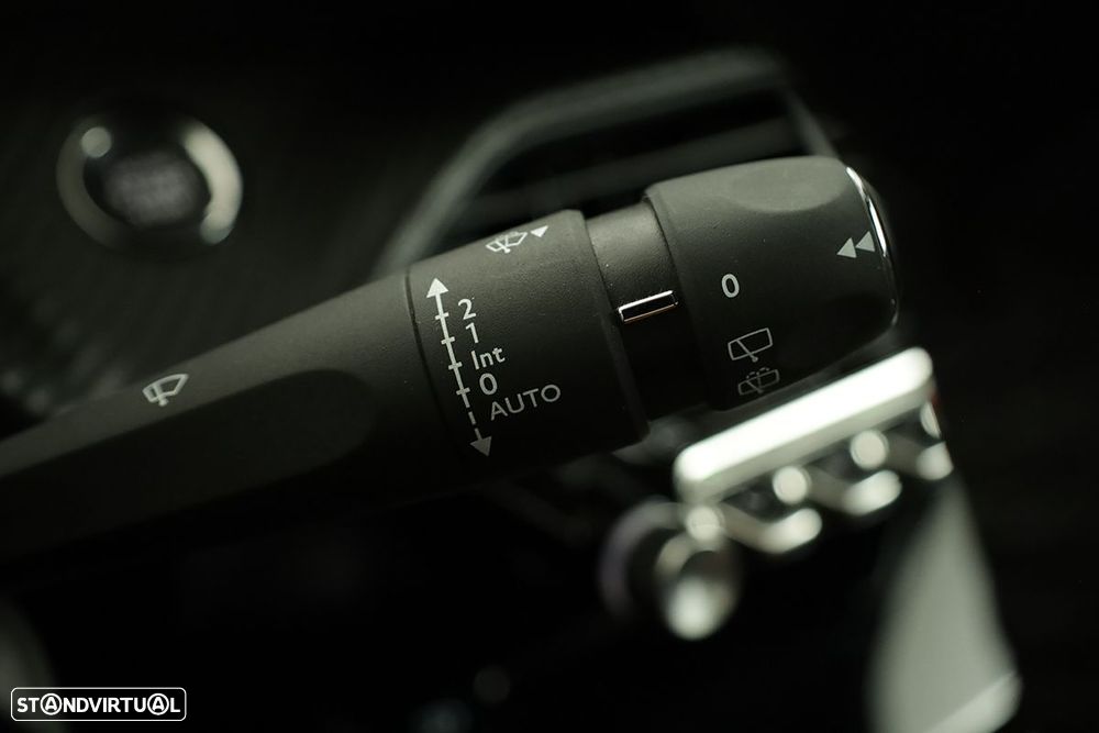 Peugeot 2008 1.2 PureTech Allure - 19