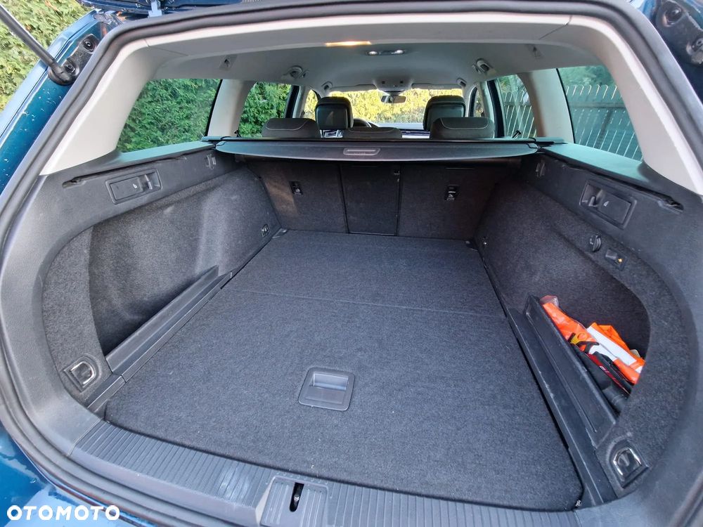Volkswagen Passat 2.0 TDI SCR DSG Business - 11