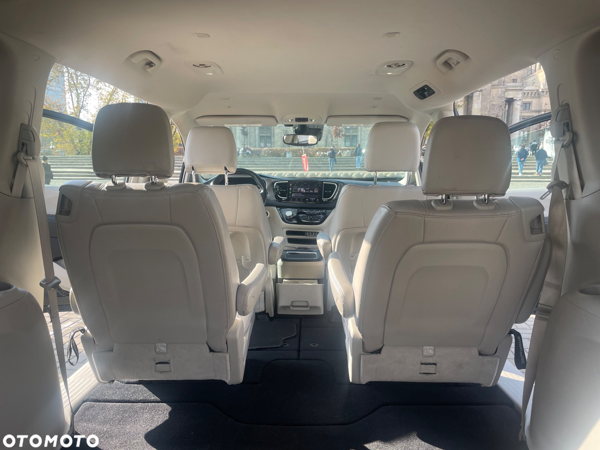 Chrysler Pacifica - 12