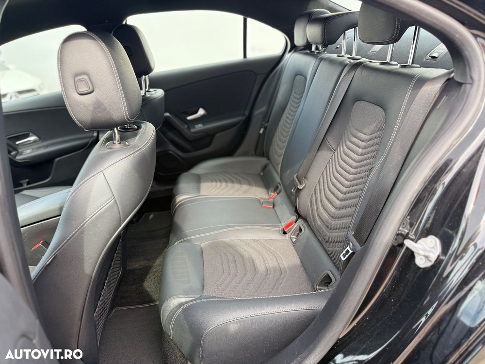 Mercedes-Benz A 180 d Sedan 8G-DCT Lim. Entry - 23