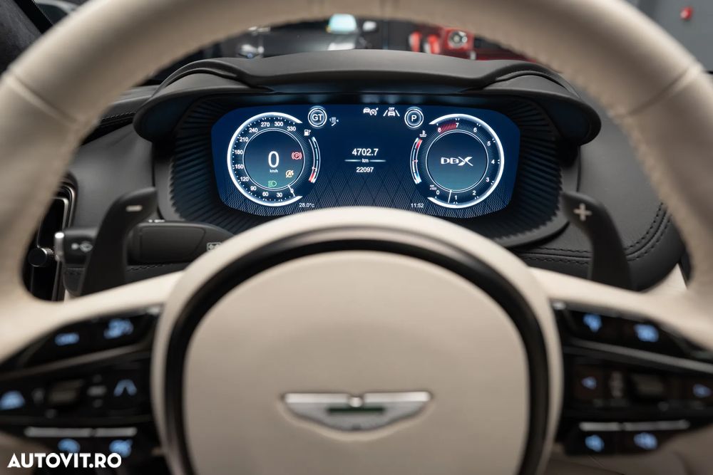 Aston Martin DBX - 19