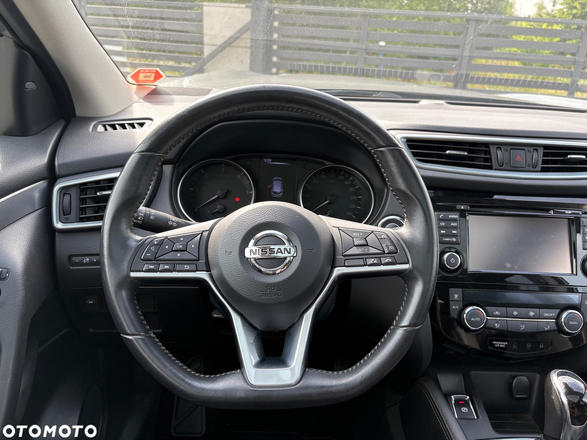 Nissan Qashqai 1.6 dCi Xtronic N-Connecta - 11