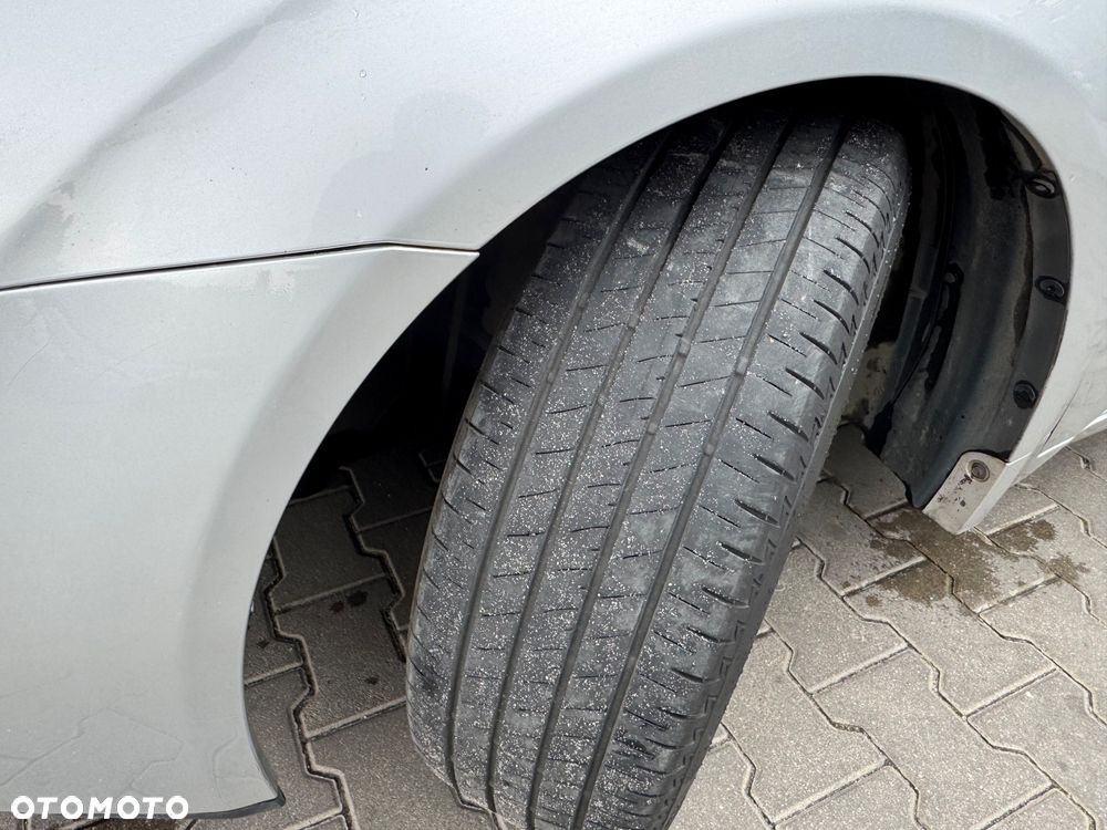 Toyota Avensis 1.8 Luna - 17