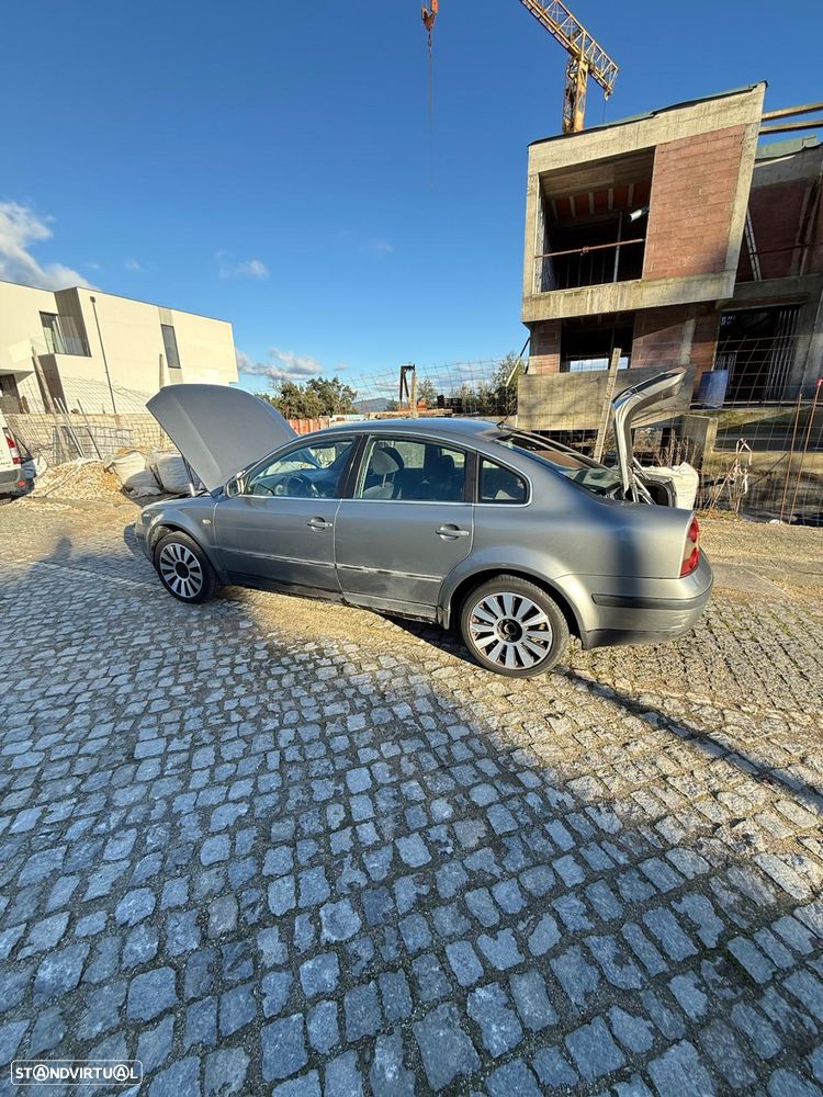 VW Passat 1.9 TDi Confortline - 3