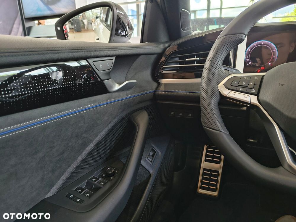 Volkswagen Passat Variant 2.0 TSI R-Line Plus DSG - 19