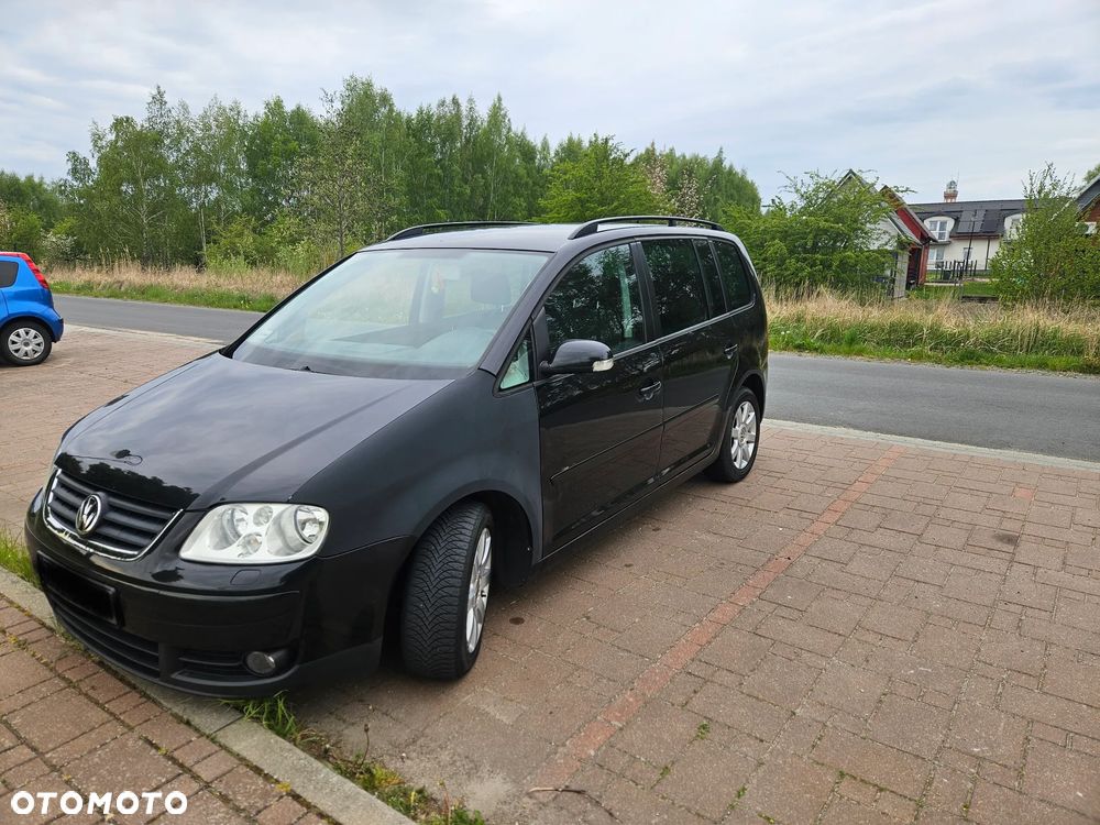 Volkswagen Touran 2.0 TDI Highline DSG - 2