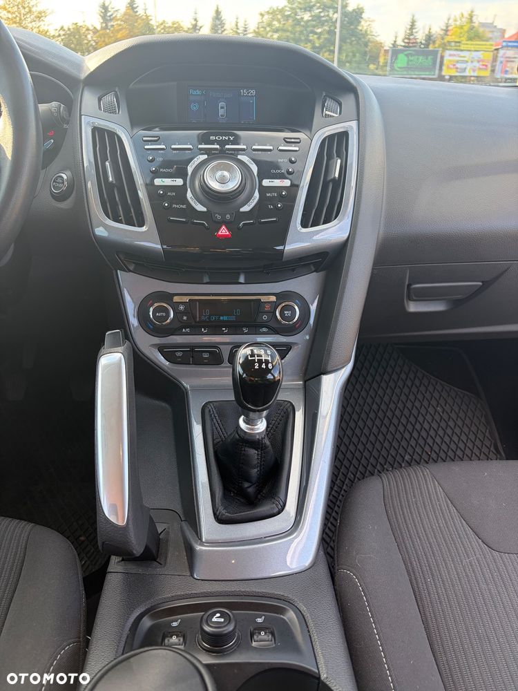 Ford Focus 1.6 EcoBoost Titanium - 13
