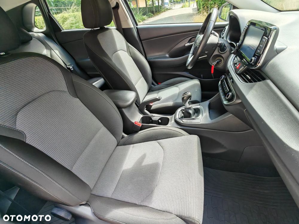 Hyundai i30 1.5 DPI Modern - 25