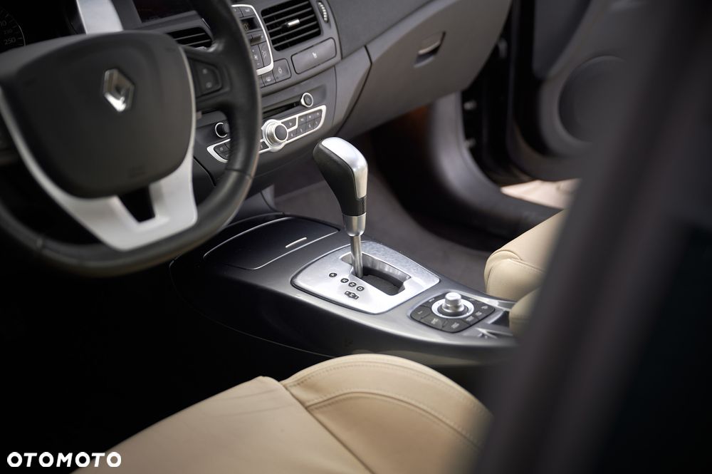 Renault Laguna 3.5 V6 Initiale - 32