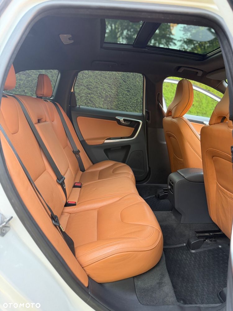 Volvo XC 60 D5 AWD Summum - 16