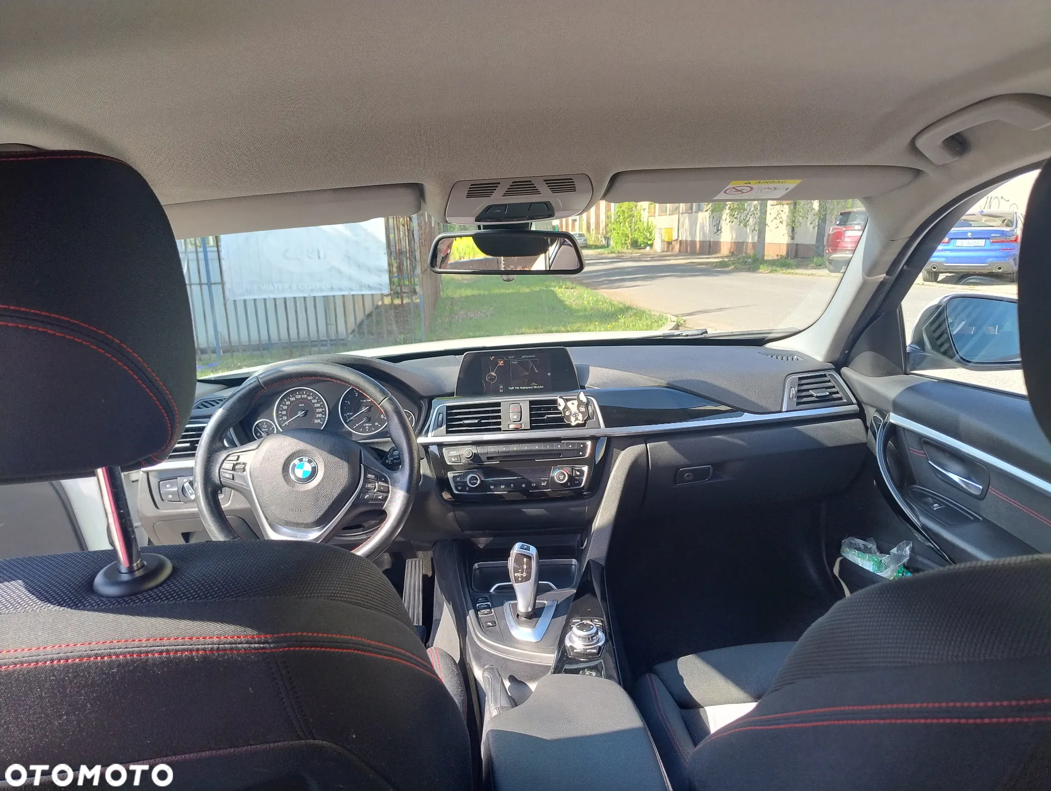 BMW Seria 3 318d - 24