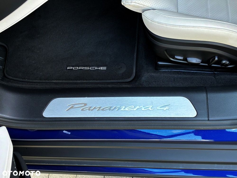 Porsche Panamera - 22