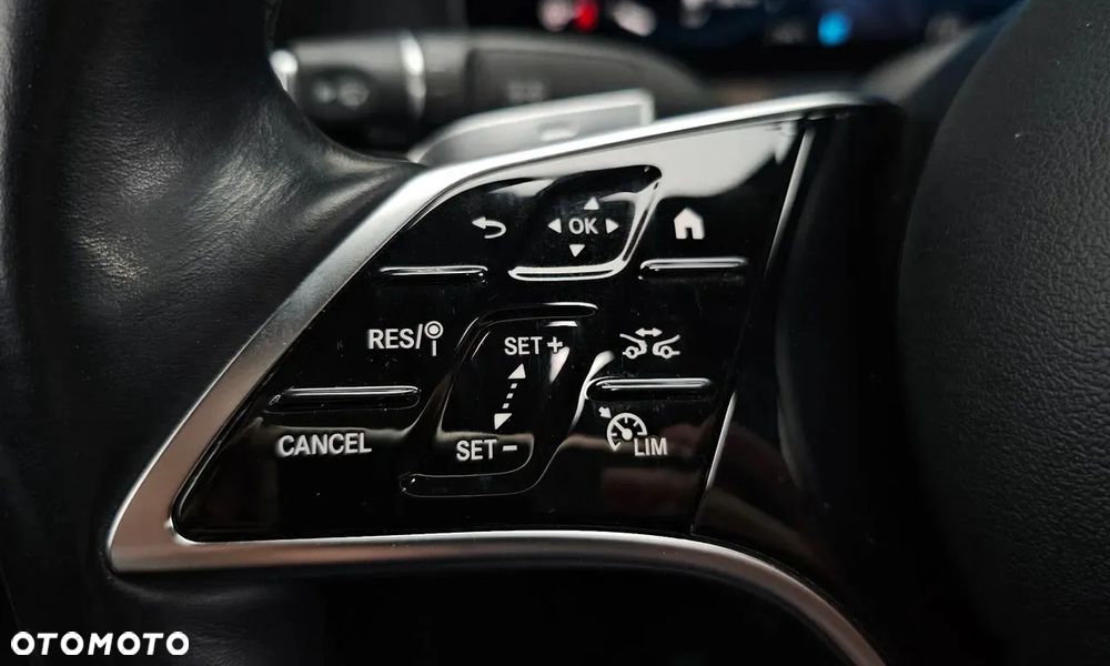 Mercedes-Benz Klasa E 220 d 4Matic 9G-TRONIC Exclusive - 32