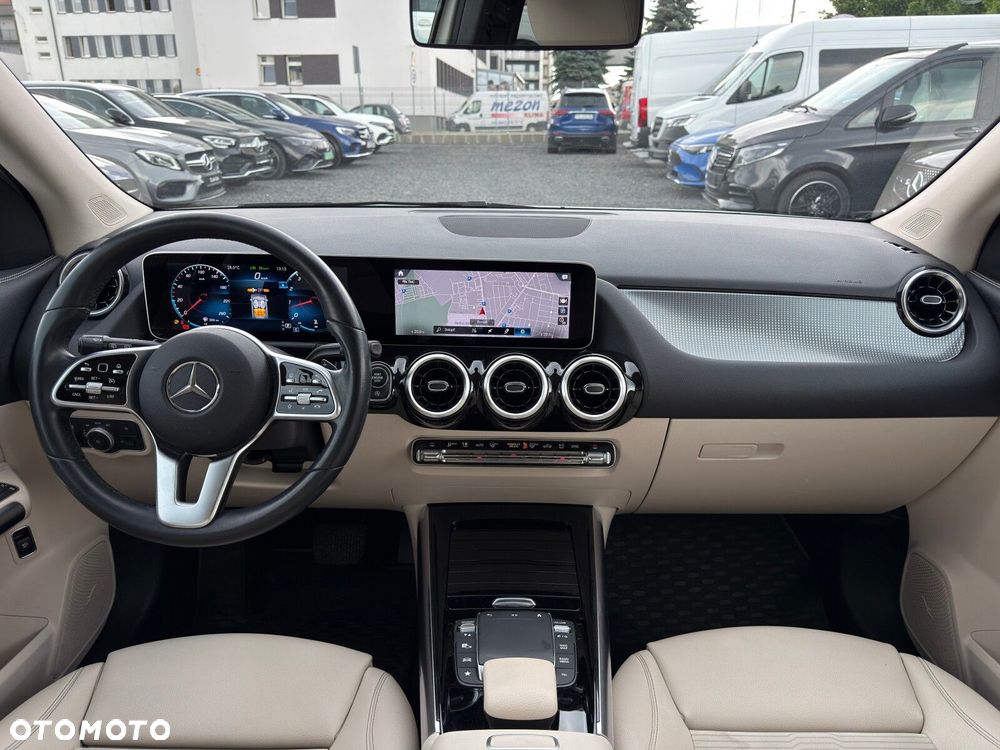 Mercedes-Benz GLA 250 4-Matic Progressive - 17