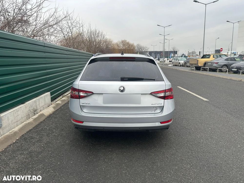 Skoda Superb 2.0 TDI 4X4 Style - 6