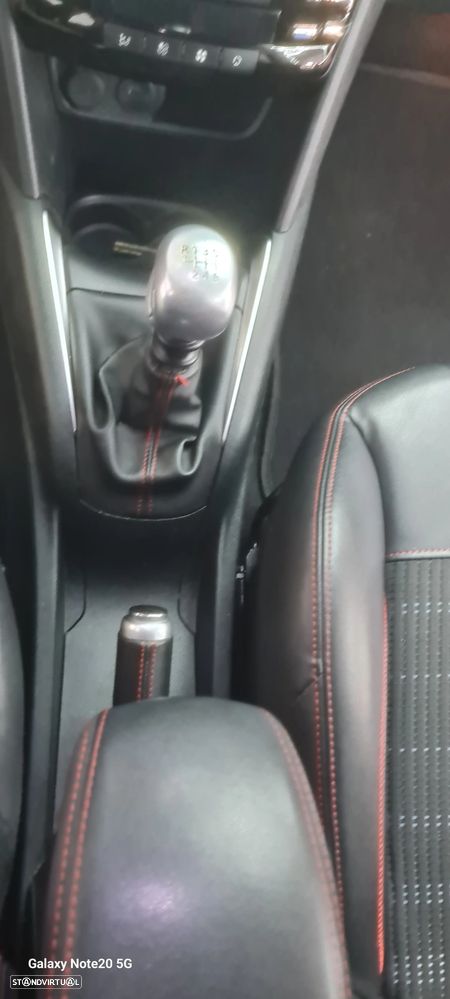 Peugeot 208 1.2 PureTech GT Line - 30
