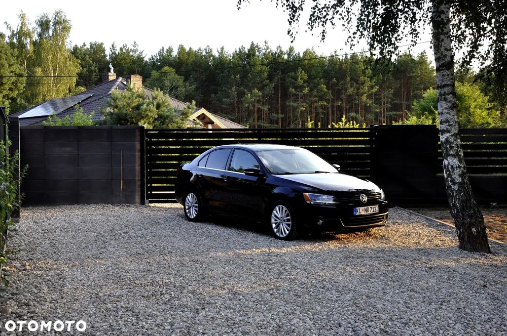 Volkswagen Jetta 2.0 TDI DSG Highline - 3