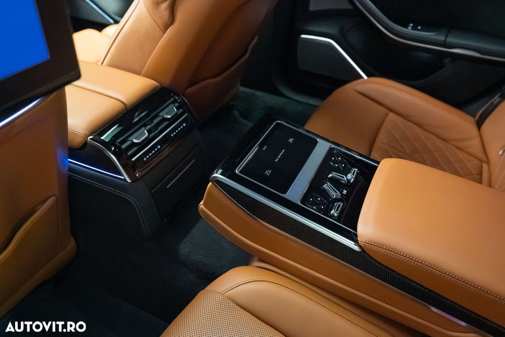 Audi S8 - 36