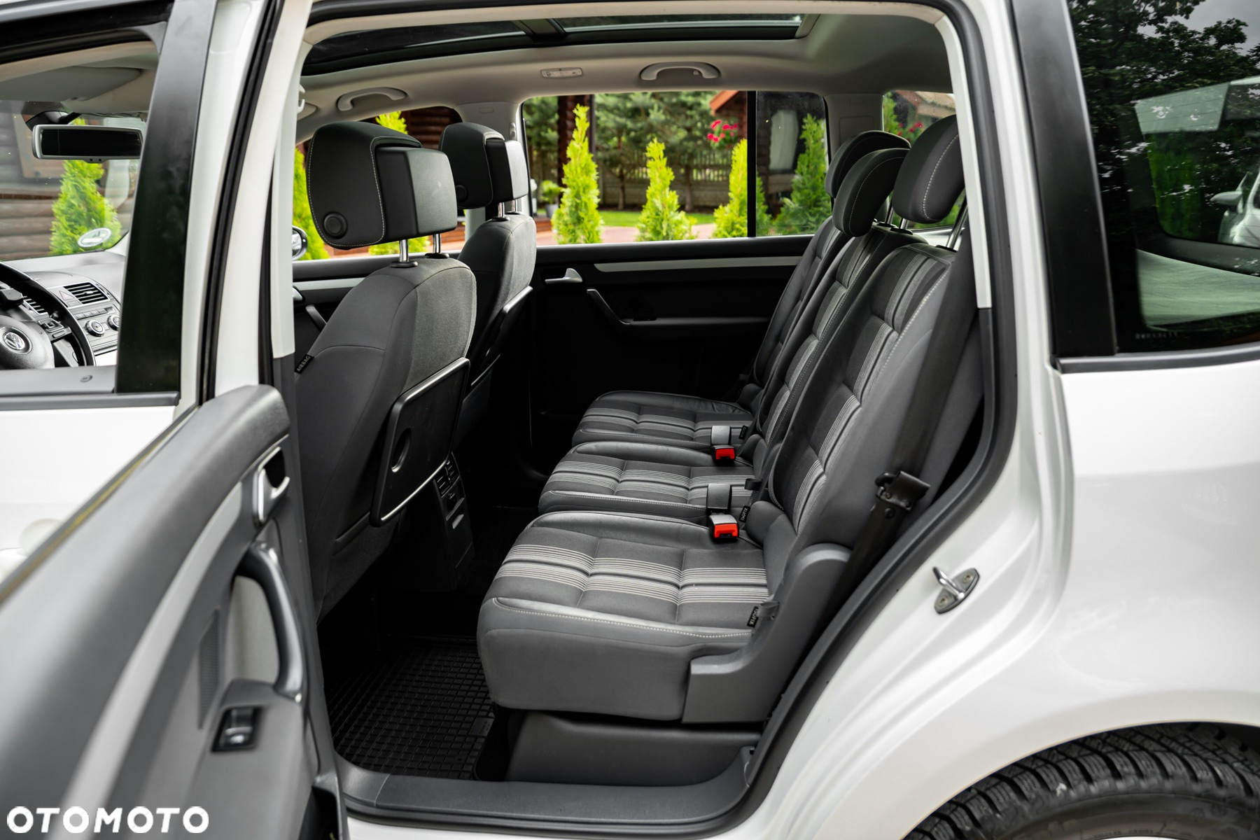 Volkswagen Touran 2.0 TDI DPF BlueMotion Technology MATCH - 18