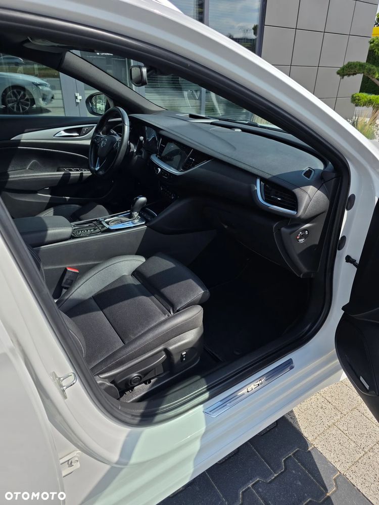 Opel Insignia 2.0 T 4x4 GSi + S&S - 29