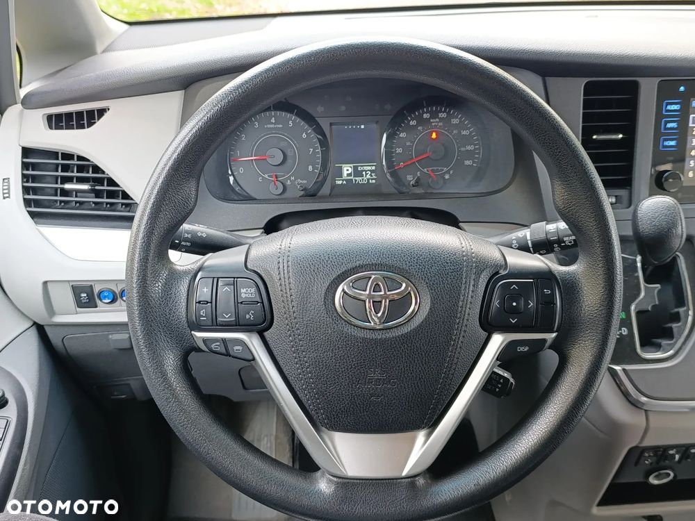 Toyota Sienna 3.5 V6 - 10