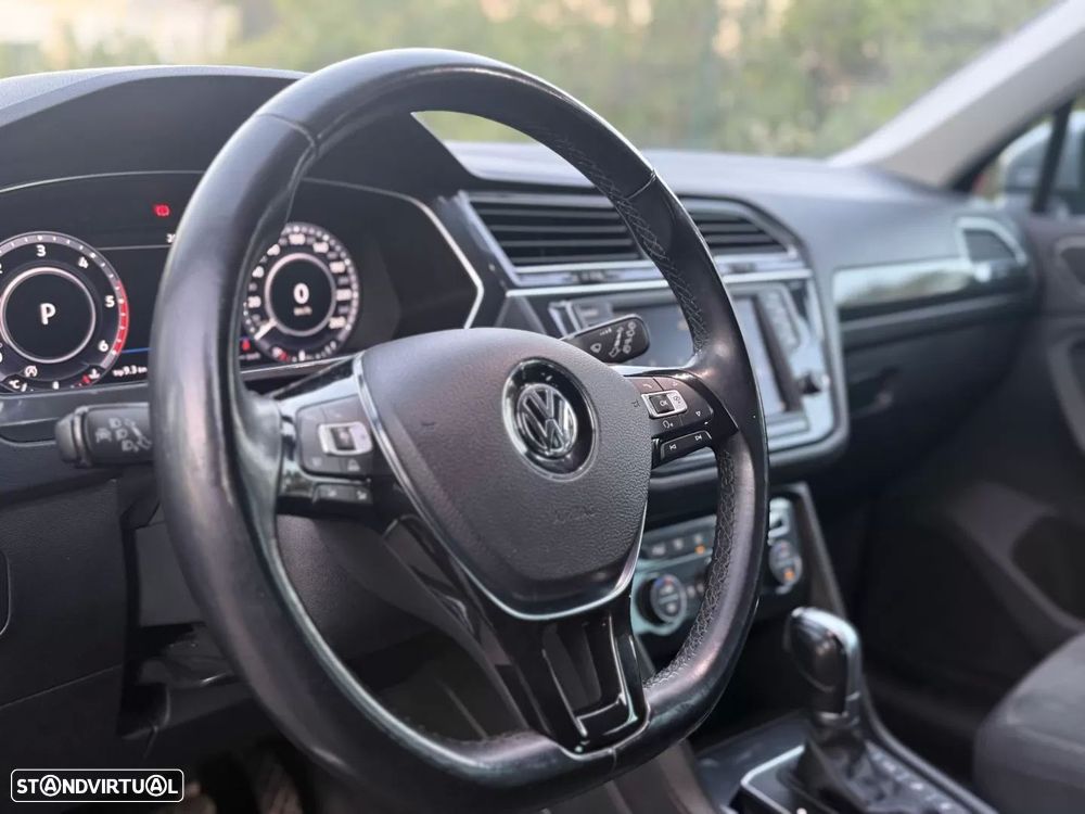 VW Tiguan 2.0 TDI Highline DSG 4Motion - 23