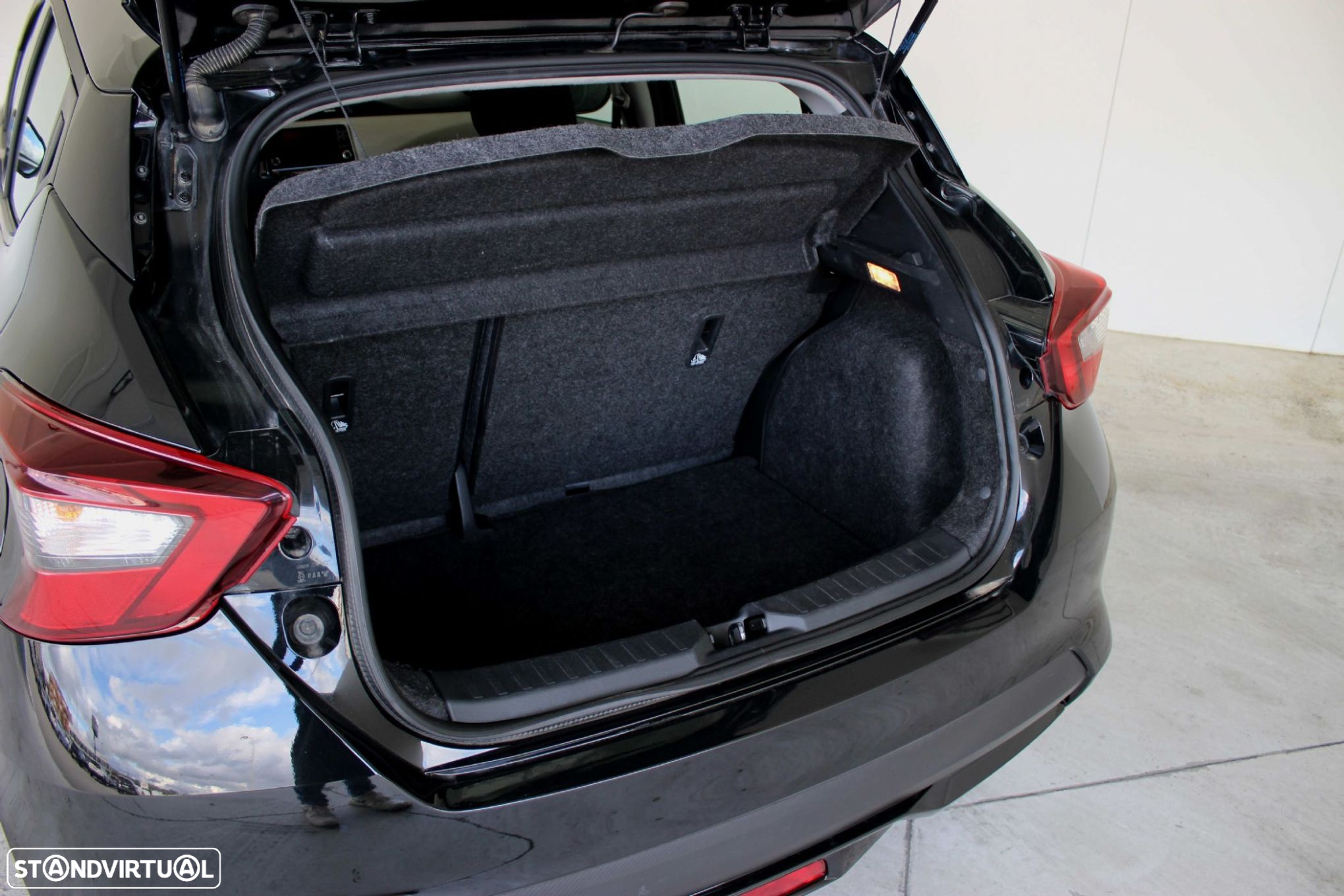 Nissan Micra 1.0 IG-T N-Design Black - 9