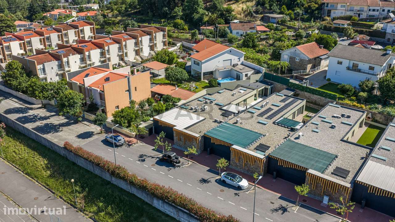 Moradia T6 SEMI NOVA localizada em Celeirós, Braga - Grande imagem: 5/53