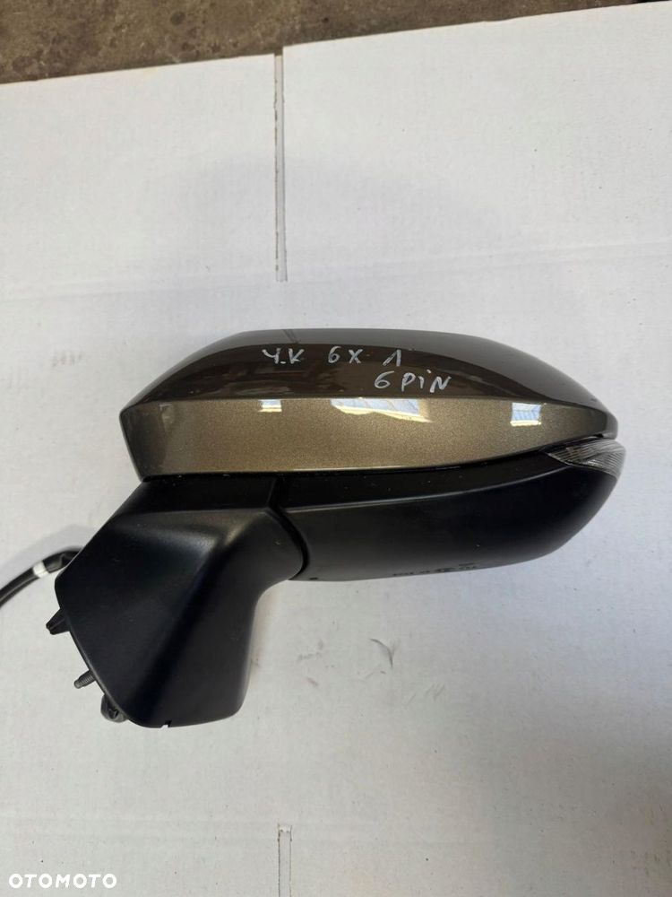 lusterko lewe 6 pin toyota yaris cross kross w-wa europa - 1