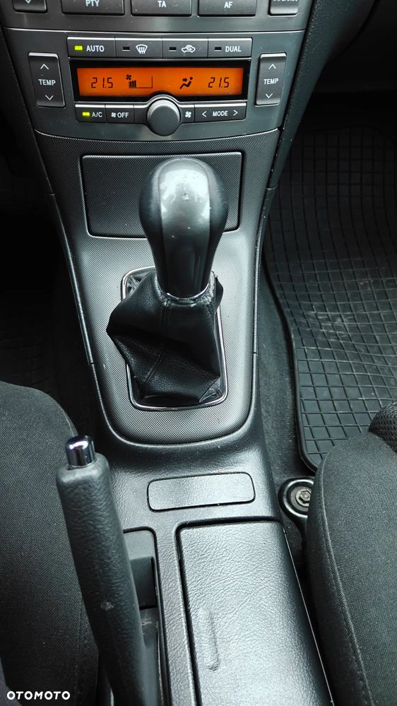 Toyota Avensis 1.8 VVT-i Luna - 12