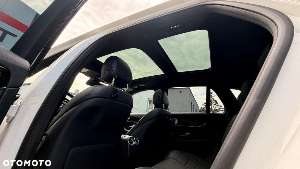 Mercedes-Benz GLC 300 4Matic 9G-TRONIC AMG Line - 15